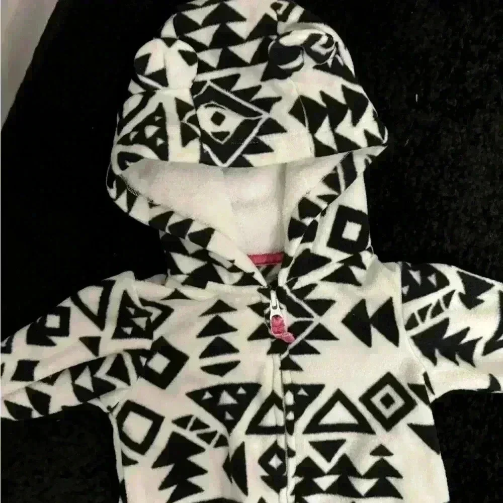 Infant girls size 12 months warm outfit, #D177